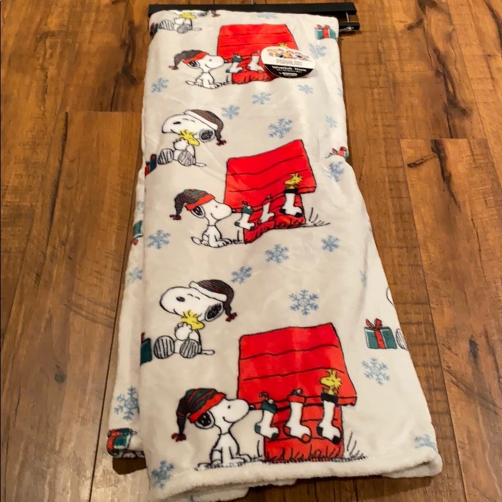 Peanuts 50x70 snoopy Woodstock Christmas blanket - Picture 1 of 4